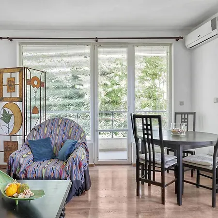 Coastal Heights ~ 2bd Flat In Apartment *